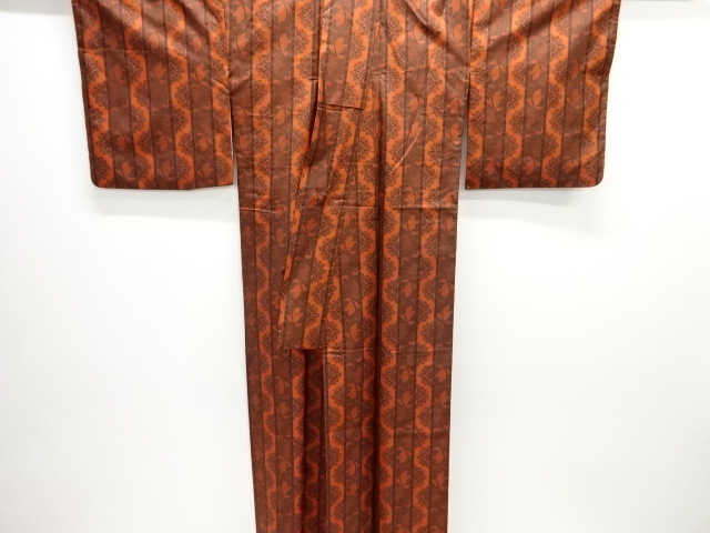  縞に花模様織り出し本場村山大島紬着物アンサンブル